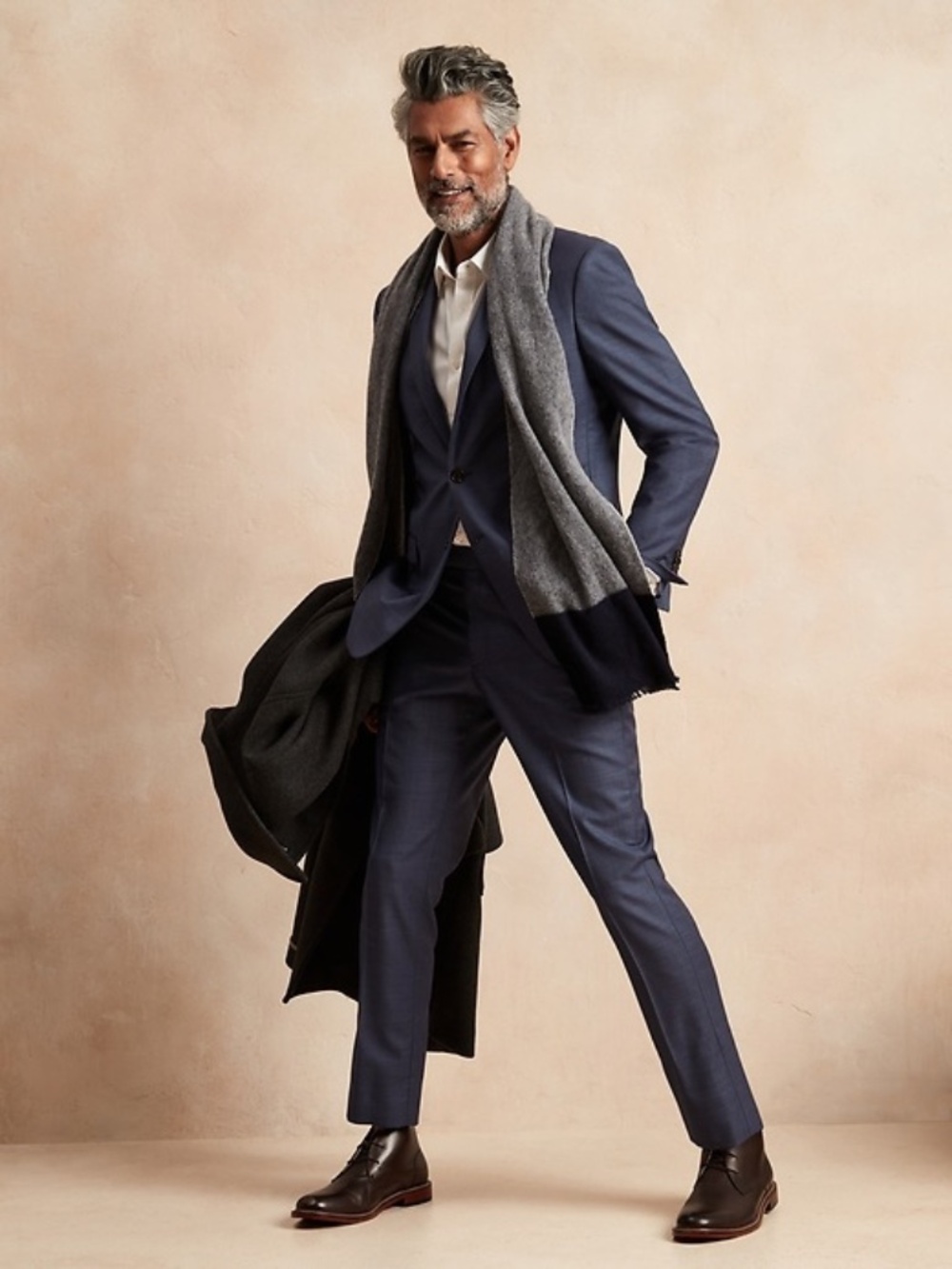 Banana Republic Slim Italian Wool Suit 2PC Marzotto Blue Sharkskin 40S 31x32